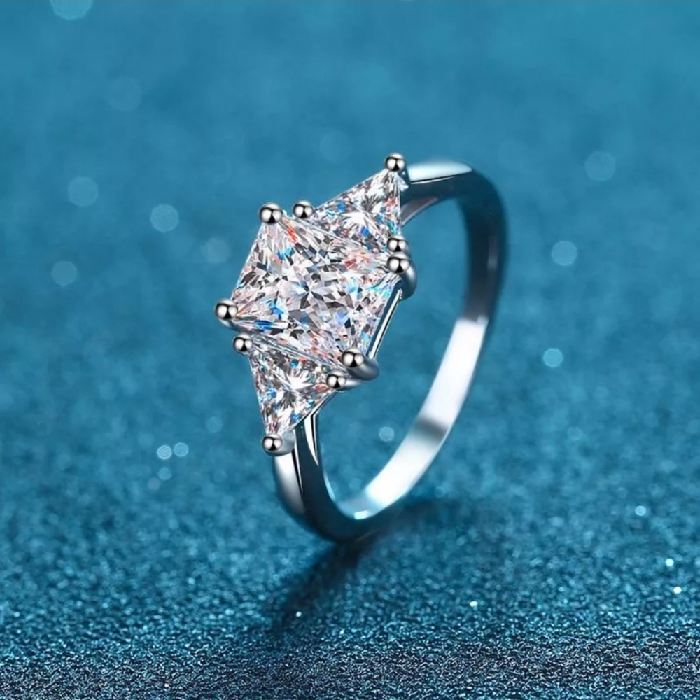 Real Moissanite Sterling silver ring Size 7